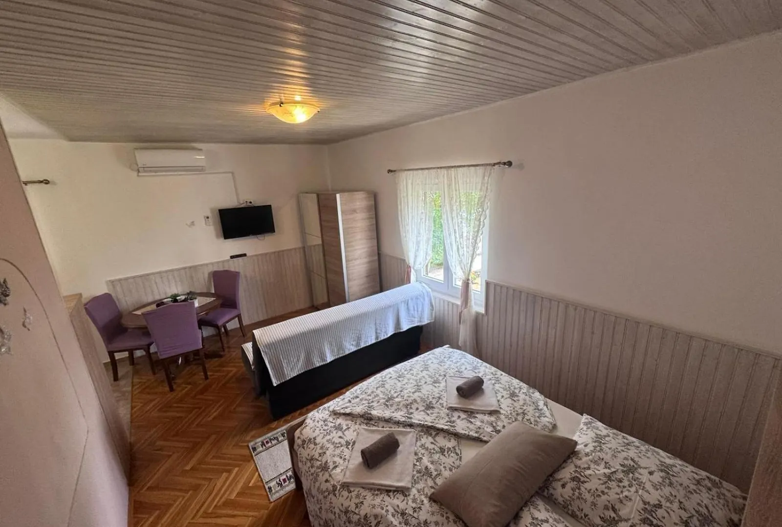 Apartments & Rooms Neno Tribanj-Kruscica 0*,  Croazia