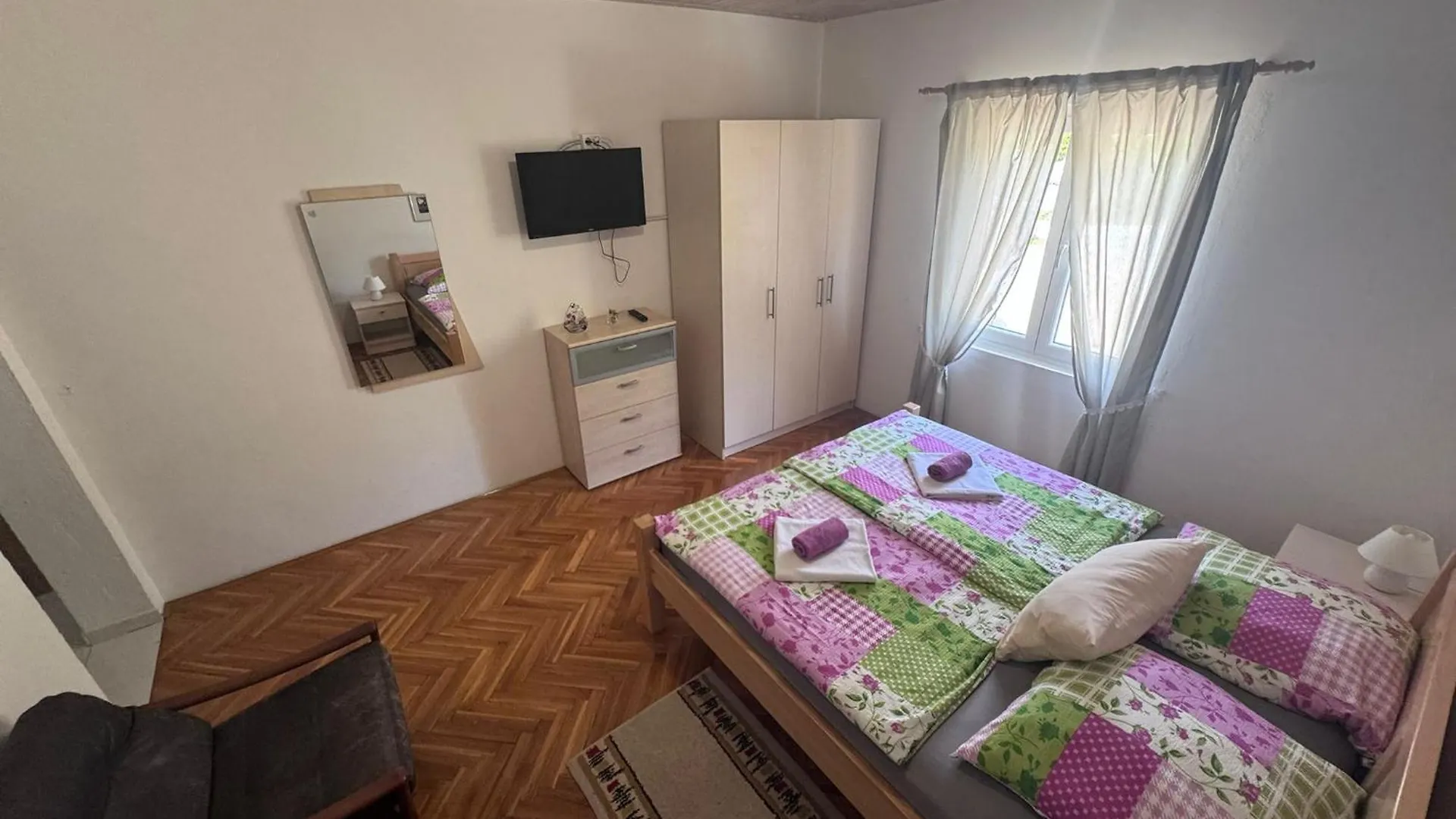 Apartments & Rooms Neno Tribanj-Kruscica Affittacamere
